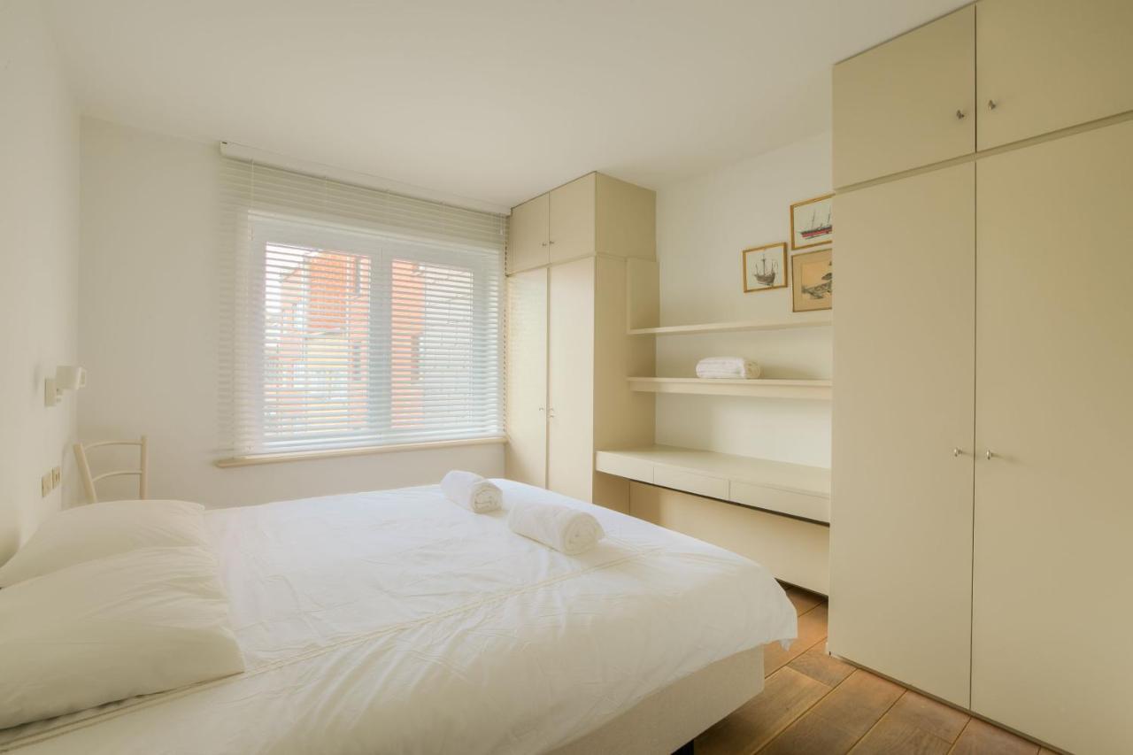 Appartementen Op De Zeedijk In Knokke Op De 3E En 4E Verdieping Van Logie Marie Екстериор снимка